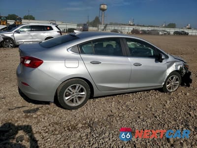 Trzecie zdjęcie samochodu z tyłu: 2017 CHEVROLET CRUZE LT VIN:1G1BE5SMXH7213637 - miniatura
