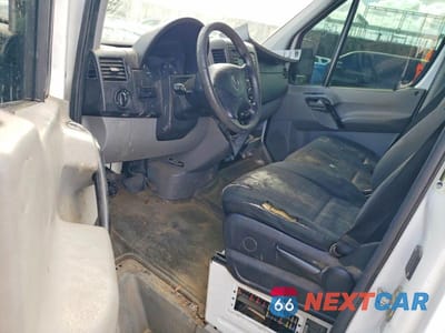 Zdjęcie 8 z 13 samochodu: 2015 MERCEDES-BENZ SPRINTER 2500 VIN:WD3PE7DCXF5981098 - miniatura
