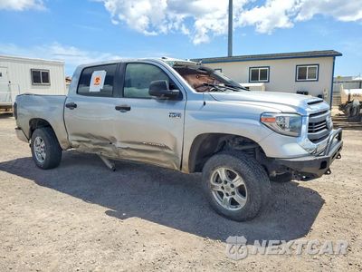 Czwarte zdjęcie samochodu z boku: 2014 TOYOTA TUNDRA CREWMAX SR5 VIN:5TFDW5F16EX349529 - miniatura