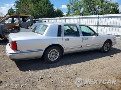 Trzecie zdjęcie samochodu z tyłu: 1995 LINCOLN TOWN CAR EXECUTIVE VIN:1LNLM81W6SY663348 - miniatura