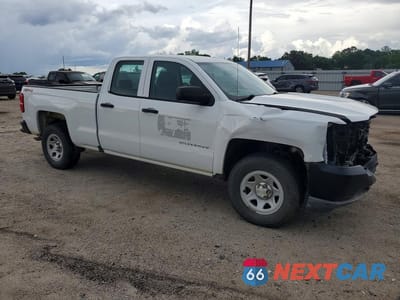 Czwarte zdjęcie samochodu z boku: 2017 CHEVROLET SILVERADO K1500 VIN:1GCVKNEC0HZ315565 - miniatura