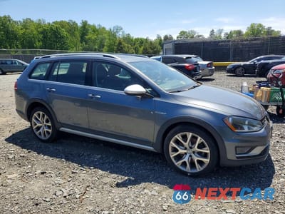 Czwarte zdjęcie samochodu z boku: 2017 VOLKSWAGEN GOLF ALLTRACK S VIN:3VWH17AU7HM527534 - miniatura