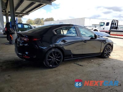 Trzecie zdjęcie samochodu z tyłu: 2024 MAZDA MAZDA 3 VIN:3MZBPABM8RM428741 - miniatura