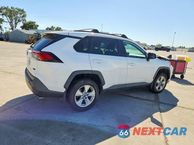 Trzecie zdjęcie samochodu z tyłu: 2019 TOYOTA RAV4 XLE VIN:2T3W1RFV7KC008112 - miniatura