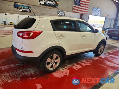 Trzecie zdjęcie samochodu z tyłu: 2012 KIA SPORTAGE LX VIN:KNDPB3A21C7324399 - miniatura