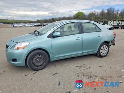 2010 TOYOTA YARIS BASE JTDBT4K3XA1352836 - główne zdjęcie licytacji z USA - miniatura