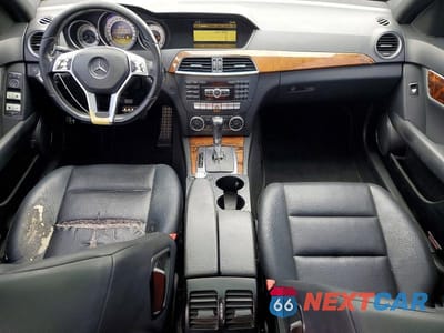 Zdjęcie 8 z 12 samochodu: 2012 MERCEDES-BENZ C 250 VIN:WDDGF4HBXCA615833 - miniatura