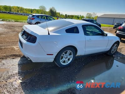 Trzecie zdjęcie samochodu z tyłu: 2014 FORD MUSTANG VIN:1ZVBP8AM7E5239220 - miniatura