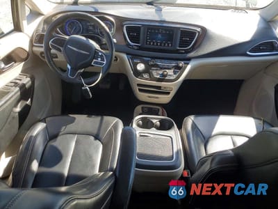Zdjęcie 8 z 13 samochodu: 2020 CHRYSLER VOYAGER LXI VIN:2C4RC1DG5LR283274 - miniatura