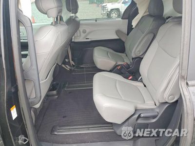 Zdjęcie 11 z 13 samochodu: 2025 TOYOTA SIENNA XLE 8-PASSENGER VIN:5TDYRKEC4SS244614 - miniatura
