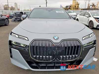 Piąte zdjęcie samochodu w środku: 2025 BMW 740 I VIN:WBA23EH04SCV01621 - miniatura