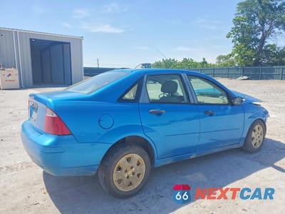 Trzecie zdjęcie samochodu z tyłu: 2007 FORD FOCUS ZX4 VIN:1FAFP34N17W332930 - miniatura
