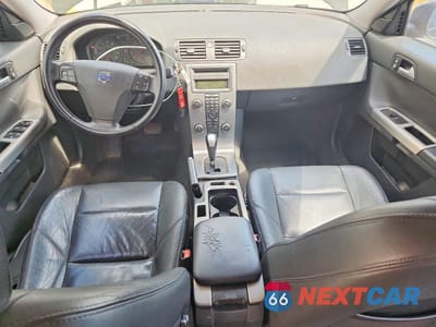 Zdjęcie 8 z 12 samochodu: 2010 VOLVO V50 2.4I VIN:YV1390MW7A2526210 - miniatura
