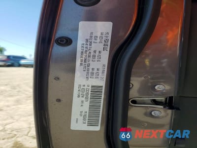 Zdjęcie 12 z 12 samochodu: 2017 CHRYSLER 300 S VIN:2C3CCABG9HH585774 - miniatura