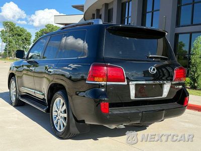 Trzecie zdjęcie samochodu z tyłu: 2011 LEXUS LX 570 VIN:JTJHY7AX5B4083143 - miniatura