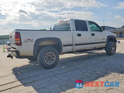 Trzecie zdjęcie samochodu z tyłu: 2001 CHEVROLET SILVERADO K2500 HEAVY DUTY VIN:1GCHK23UX1F180481 - miniatura