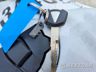 Zdjęcie 8 z 9 samochodu: 2020 KAWASAKI NINJA 1000 VIN:JKAEXKG19LDA81019 - miniatura