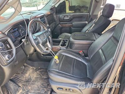 Piąte zdjęcie samochodu w środku: 2020 GMC SIERRA K2500 DENALI VIN:1GT49REY2LF175491 - miniatura