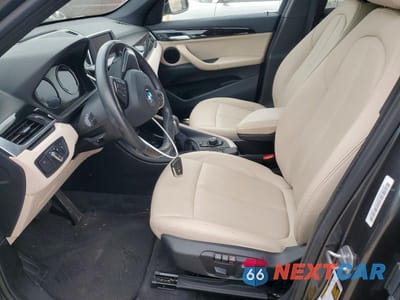 Zdjęcie 7 z 12 samochodu: 2018 BMW X1 XDRIVE28I VIN:WBXHT3C38J5L28047 - miniatura