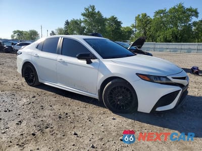 Czwarte zdjęcie samochodu z boku: 2022 TOYOTA CAMRY SE VIN:4T1G11AKXNU051101 - miniatura