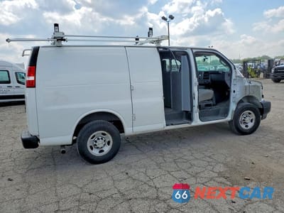 Trzecie zdjęcie samochodu z tyłu: 2020 CHEVROLET EXPRESS G2500 VIN:1GCWGAFG4L1269620 - miniatura