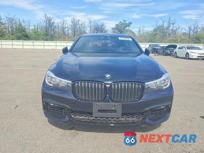 Piąte zdjęcie samochodu w środku: 2019 BMW 740 XI VIN:WBA7E4C51KGV70286 - miniatura