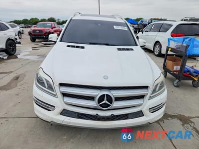 Piąte zdjęcie samochodu w środku: 2016 MERCEDES-BENZ GL 450 4MATIC VIN:4JGDF6EE7GA636678 - miniatura