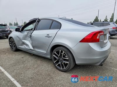 Drugie zdjęcie samochodu z przodu: 2017 VOLVO S60 VIN:YV126MFLXH2437496 - miniatura