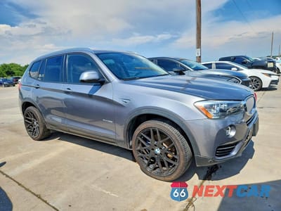 Czwarte zdjęcie samochodu z boku: 2015 BMW X3 XDRIVE28I VIN:5UXWX9C51F0D54976 - miniatura
