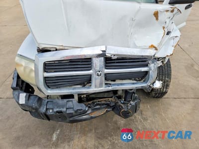 Zdjęcie 11 z 12 samochodu: 2006 DODGE DAKOTA QUAD VIN:1D7HE28K16S686879 - miniatura