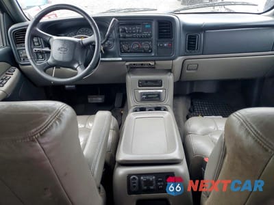 Zdjęcie 8 z 13 samochodu: 2000 CHEVROLET SUBURBAN K1500 VIN:3GNFK16T3YG162005 - miniatura