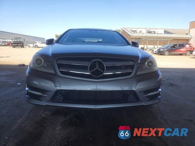 Piąte zdjęcie samochodu w środku: 2012 MERCEDES-BENZ C 250 VIN:WDDGJ4HB8CF934908 - miniatura
