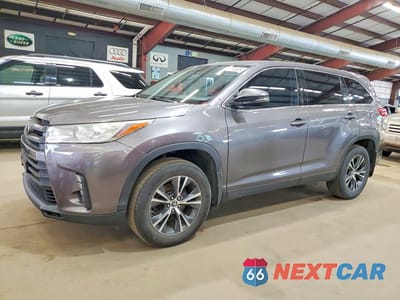 2019 TOYOTA HIGHLANDER LE 5TDBZRFH1KS916654 - główne zdjęcie licytacji z USA - miniatura