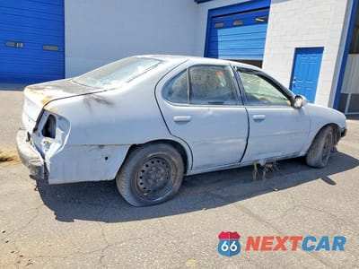 Trzecie zdjęcie samochodu z tyłu: 2001 NISSAN ALTIMA XE VIN:1N4DL01D41C146675 - miniatura