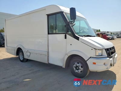 Czwarte zdjęcie samochodu z boku: 2014 ISUZU REACH NPR STEP VAN ** R & D * CLN TITLE * PRI FLEET ** VIN:JALB4T172E7W00428 - miniatura