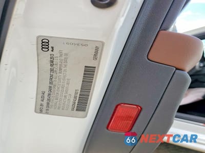 Zdjęcie 12 z 12 samochodu: 2018 AUDI A4 PREMIUM VIN:WAUDNAF40JN010015 - miniatura