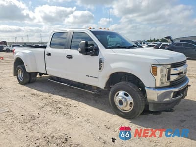 Czwarte zdjęcie samochodu z boku: 2018 FORD F350 SUPER DUTY VIN:1FT8W3DT5JEC89582 - miniatura