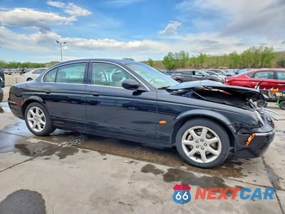 Czwarte zdjęcie samochodu z boku: 2005 JAGUAR S-TYPE 4.2 VIN:SAJWA01U95HN25108 - miniatura