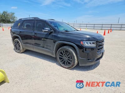 Czwarte zdjęcie samochodu z boku: 2022 GMC ACADIA SLT VIN:1GKKNMLSXNZ167181 - miniatura
