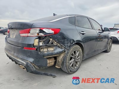 Trzecie zdjęcie samochodu z tyłu: 2020 KIA OPTIMA LX VIN:5XXGT4L33LG384054 - miniatura