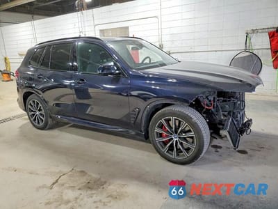 Czwarte zdjęcie samochodu z boku: 2025 BMW X5 XDRIVE50E VIN:5UX43EU00S9Z15489 - miniatura