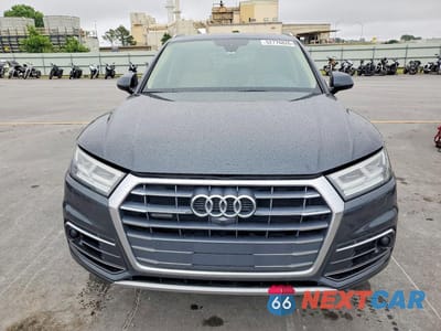 Piąte zdjęcie samochodu w środku: 2019 AUDI Q5 PRESTIGE VIN:WA1CNAFY7K2041437 - miniatura