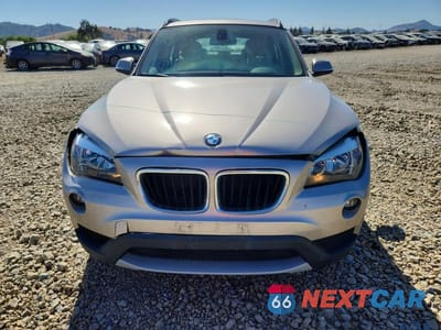 Piąte zdjęcie samochodu w środku: 2014 BMW X1 XDRIVE28I VIN:WBAVL1C50EVY24419 - miniatura