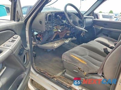 Zdjęcie 8 z 12 samochodu: 2006 GMC SIERRA K2500 HEAVY DUTY VIN:1GTHK29U26E214319 - miniatura