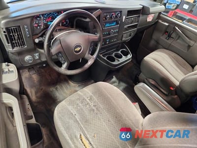 Zdjęcie 8 z 13 samochodu: 2023 CHEVROLET EXPRESS G2500 VIN:1GCWGAFP0P1258961 - miniatura