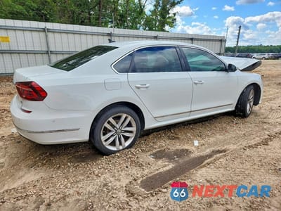 Trzecie zdjęcie samochodu z tyłu: 2017 VOLKSWAGEN PASSAT SEL PREMIUM VIN:1VWCT7A30HC017152 - miniatura