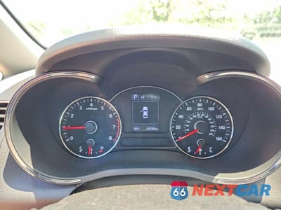 Zdjęcie 9 z 12 samochodu: 2018 KIA FORTE LX VIN:3KPFL4A7XJE195649 - miniatura
