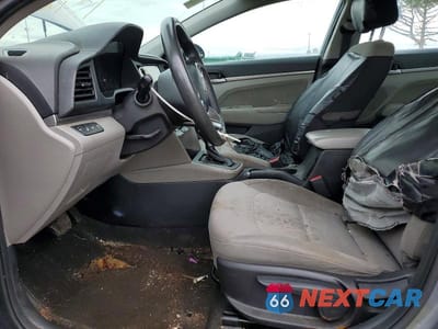 Zdjęcie 7 z 12 samochodu: 2019 HYUNDAI ELANTRA SEL VIN:KMHD84LF1KU812903 - miniatura