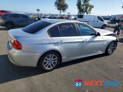 Trzecie zdjęcie samochodu z tyłu: 2006 BMW 325 I VIN:WBAVB13536KX36745 - miniatura
