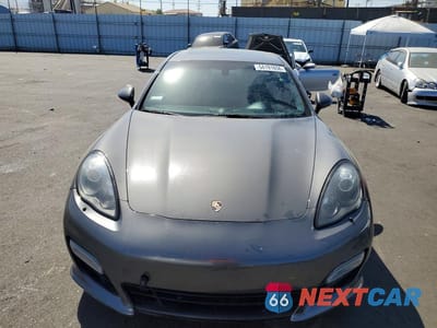Piąte zdjęcie samochodu w środku: 2013 PORSCHE PANAMERA GTS VIN:WP0AF2A75DL076568 - miniatura